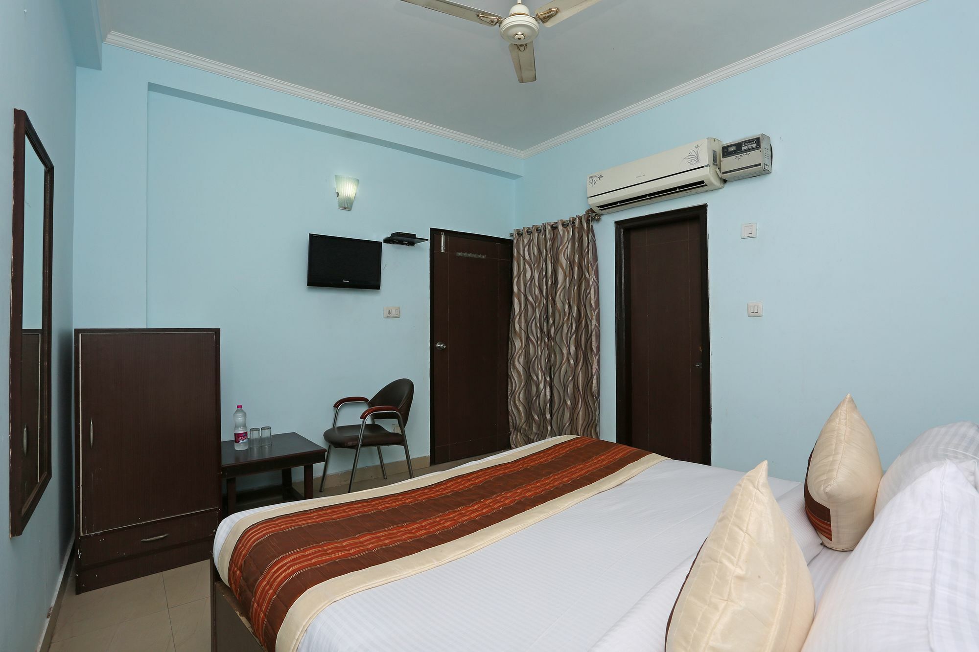 Hotel Aero Look Új-Delhi Kültér fotó